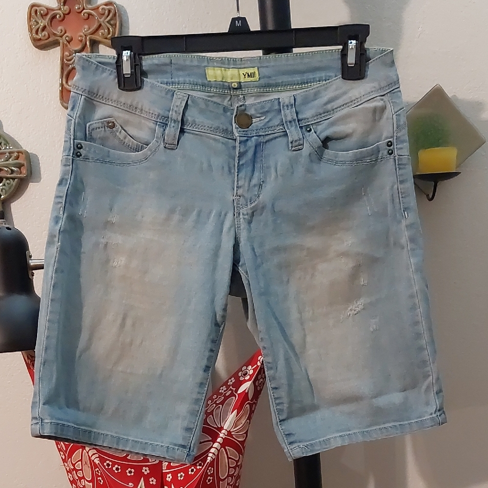YMI wanna Betta Butt Light Wash Jean Shorts